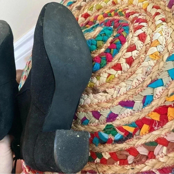 Steve Madden microsuede  black ankle boots - Picture 4 of 5